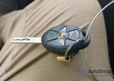 2006 Mini Cooper from USA, damaged, VIN WMWRC33516TK18265